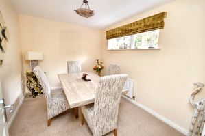 dining- click for photo gallery